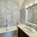 Sulla Promenade Du Port *