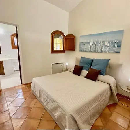 Sulla Promenade Du Port Holiday home