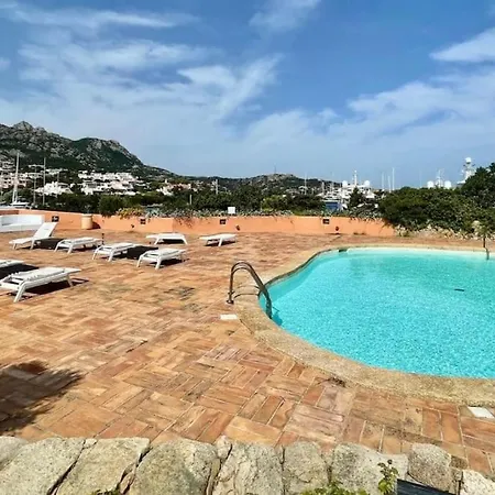 Sulla Promenade Du Port Vakantiehuis Porto Cervo