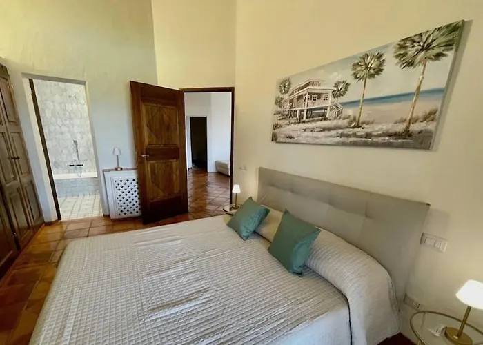 Sulla Promenade Du Port