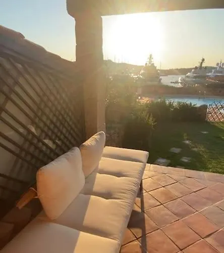 Sulla Promenade Du Port Holiday home *