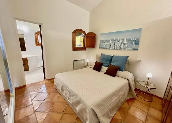 Sulla Promenade Du Port Holiday home