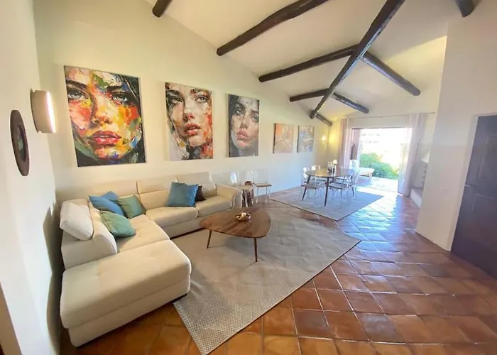 Sulla Promenade Du Port Holiday home