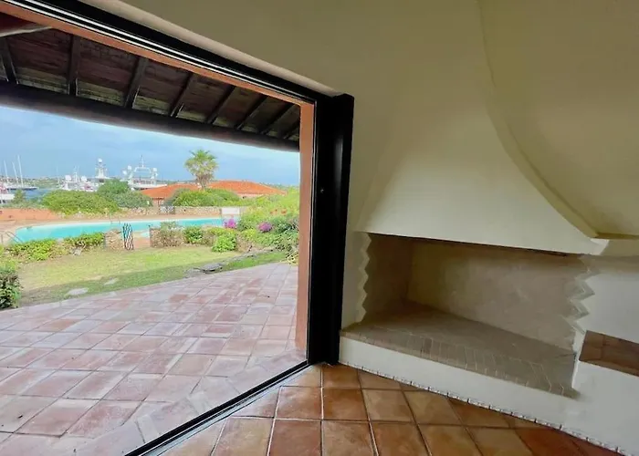 Sulla Promenade Du Port * ポルト・チェルボ